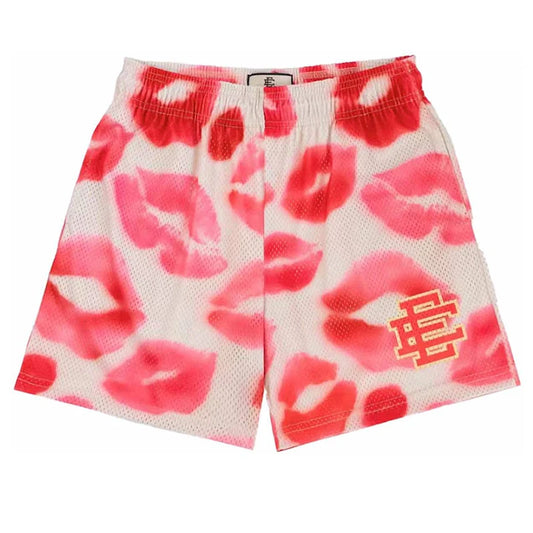 EE Short Kiss